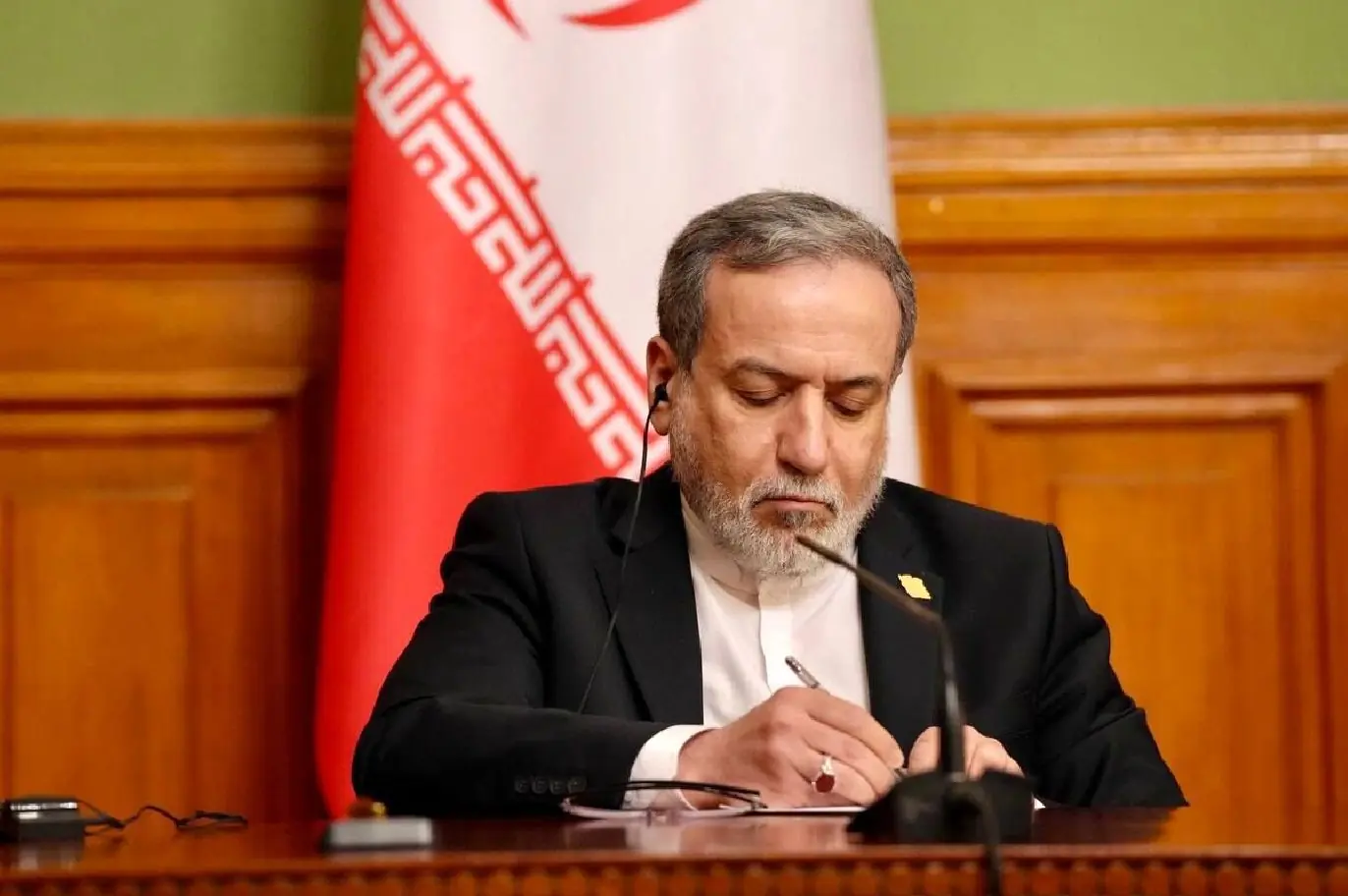  نامه‌ عراقچی به گوترش درباره «عملیات تروریسم اقتصادی» آمریکا علیه ایران