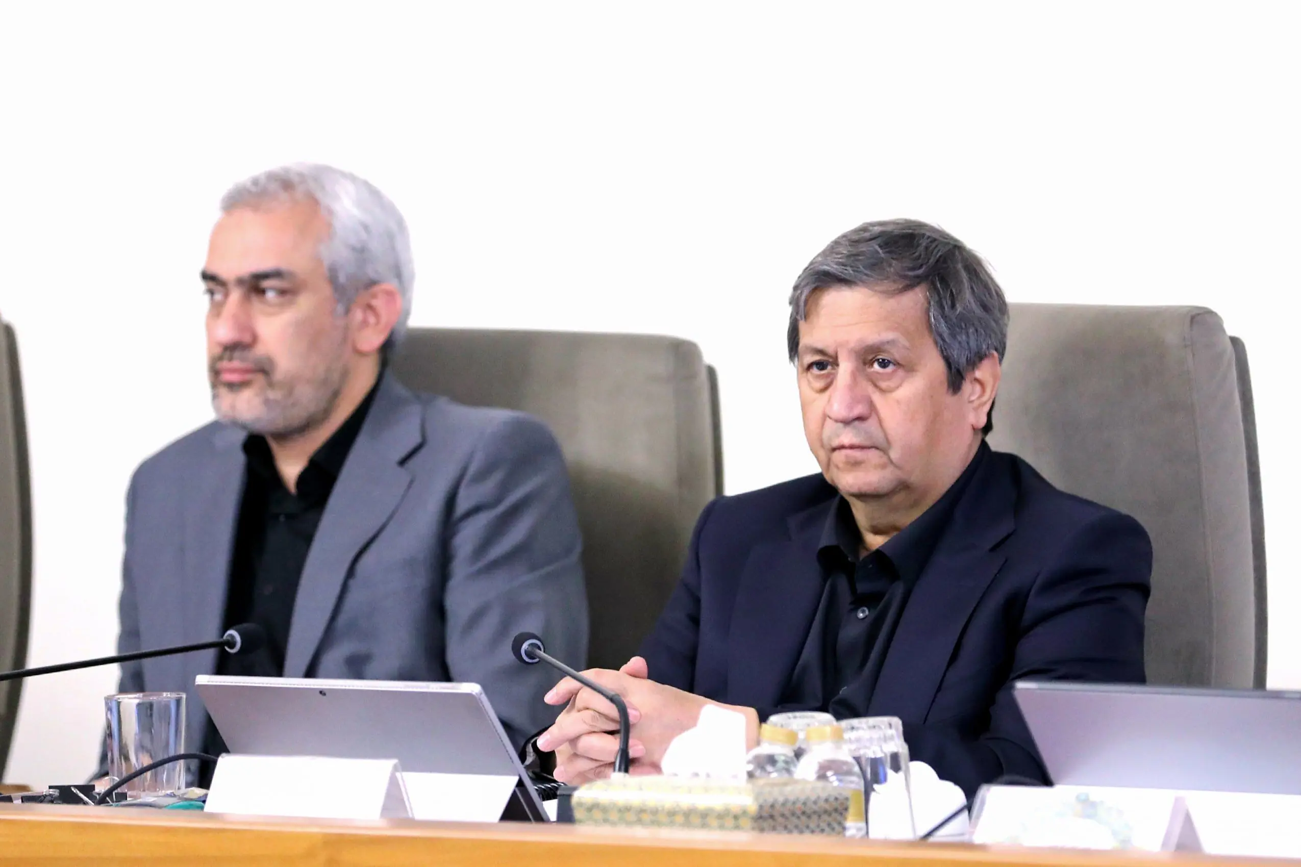  مقابله دولت و بانک‌ مرکزی با بانک‌های ناتراز | اقدامات تنبیهی بانک مرکزی اعلام شد | وزیر اقتصاد: اصلاح، گزیر، انحلال، تصفیه یا ادغام انجام خواهد شد