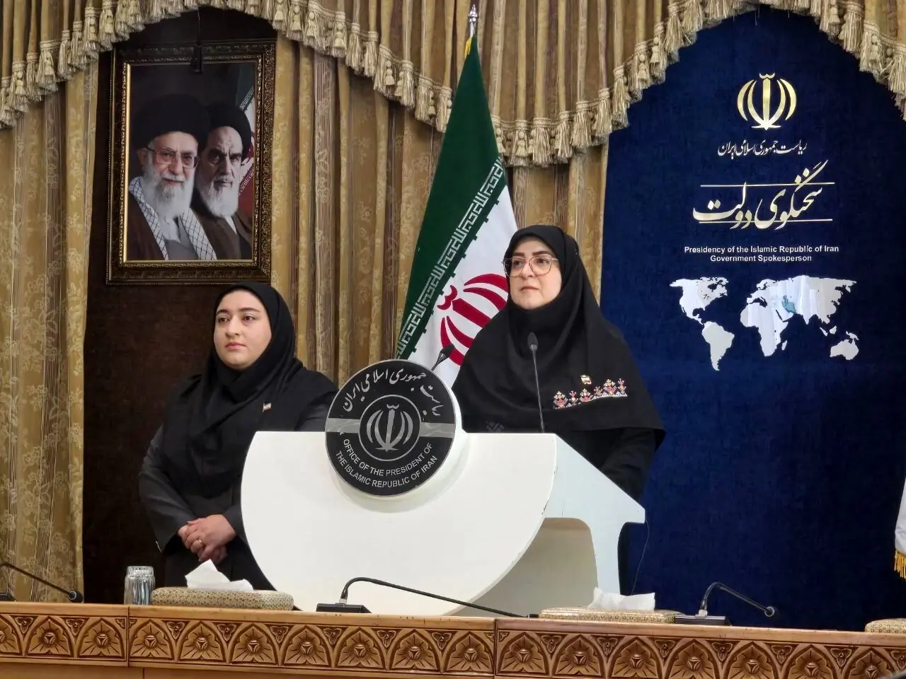  آرزوی مرگ برای سخنگوی دولت در میدان ولیعصر!/ مهاجرانی: رسایی منافع ملی کشور را نمی‌فهمد