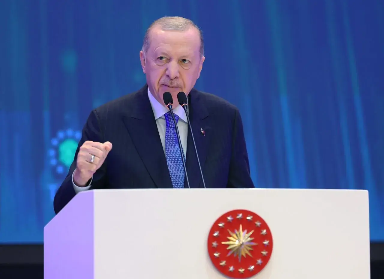 اردوغان: مردم منطقه راهی جز قدرت، اتحاد و همکاری ندارند / عزم خود را جزم کردهایم تا منطقهمان را به سرزمینی برای صلح، امنیت و ثبات تبدیل کنیم / کسانی که تصور میکنند میتوانند با تحریکها و توطئهها، مسیر حرکت مبارک ترکیه و مردم آن را متوقف کنند، محکوم به ناامیدی هستند