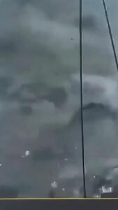  لحظه گرفتار شدن مردم نپال در سیلاب ناگهانی