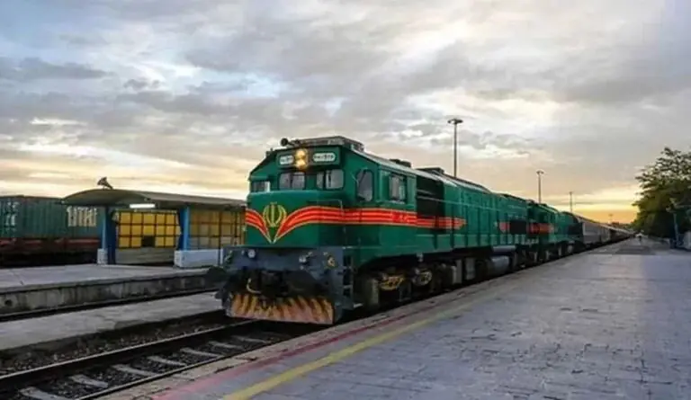اختلال در خطوط ریلی تهران؛ مسافران ساعتها در بلاتکلیفی