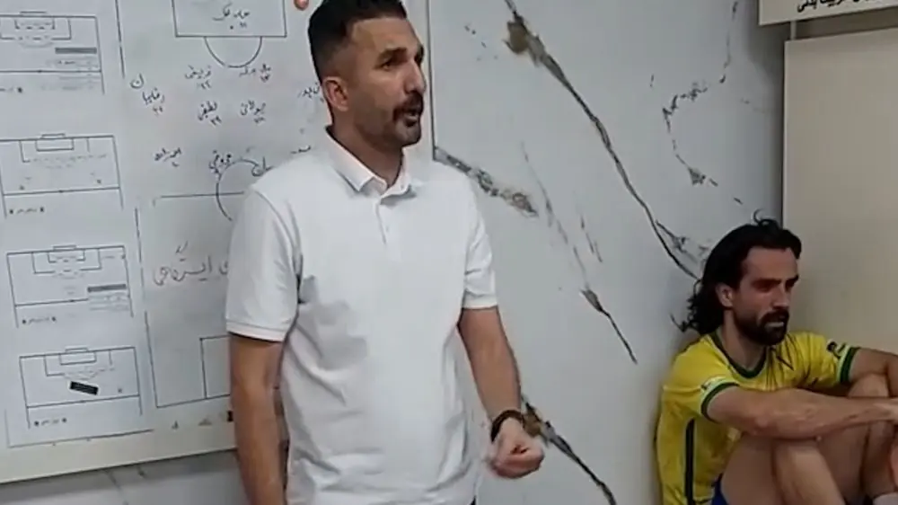  عصبانیت شدید محمد نوری سرمربی نفت آبادان از شاگردانش