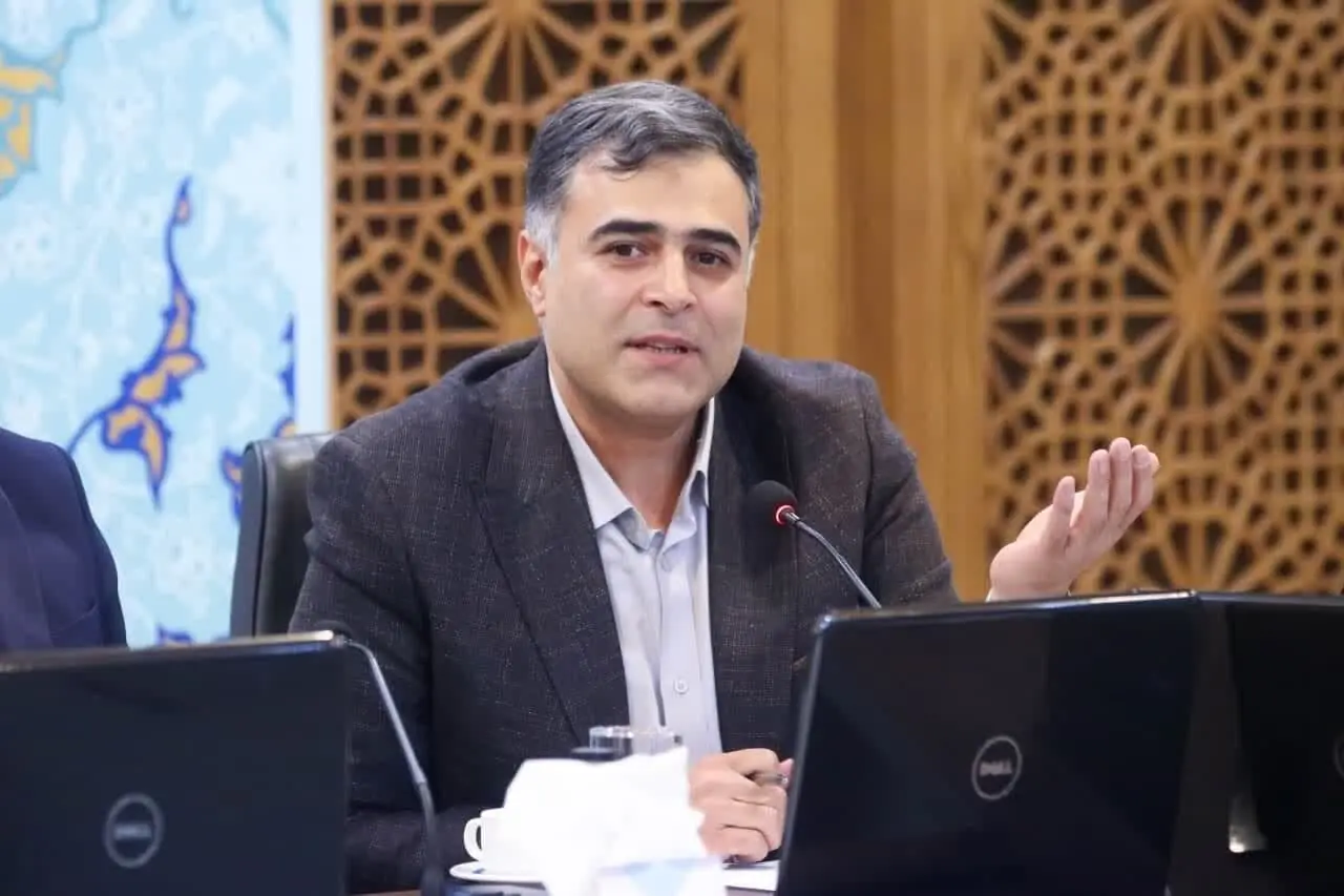 صنایع برای حل مسائل خود به دانشگاهها متصل میشوند