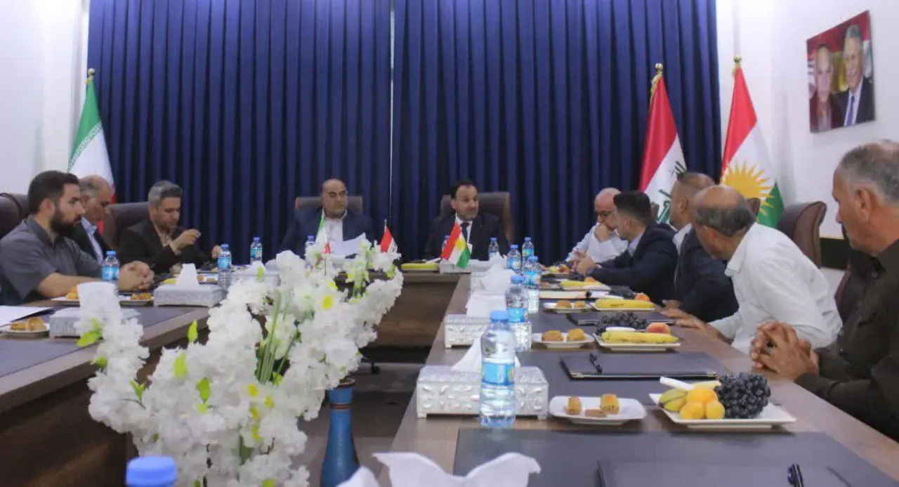 تأکید مسوولان ایران و عراق بر تسهیل تردد و رونق تجارت در مرز پرویزخان