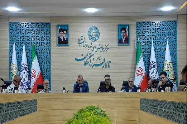 شهردار نجفآباد بر توزیع عادلانه منابع و تقویت حمایت از شهرداریها تأکید کرد