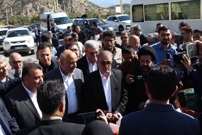 وزیر تعاون: پروژه سالن ورزشی کارگران سیسخت در دهه فجر امسال بهرهبرداری میشود