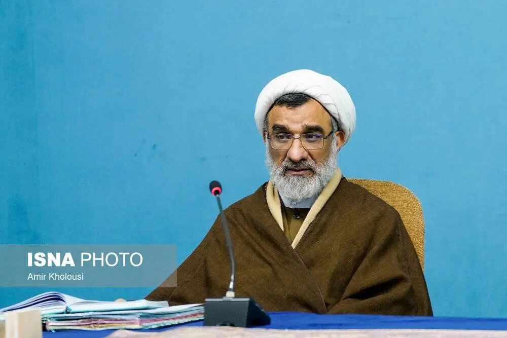 دانشگاهها باید در بازنگری رشتهها اختیار بیشتری داشته باشند