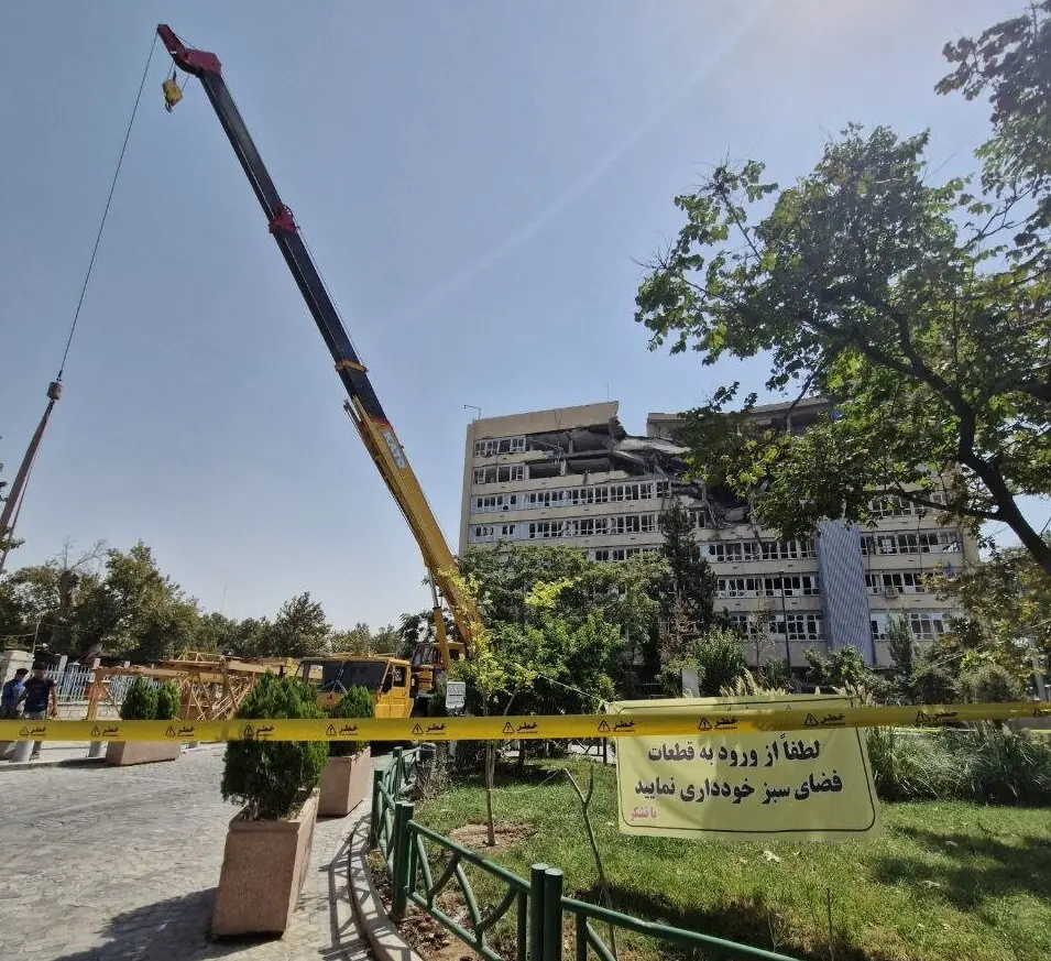 تاورکرینها در حریم کاخ گلستان دوباره قد علم کردند