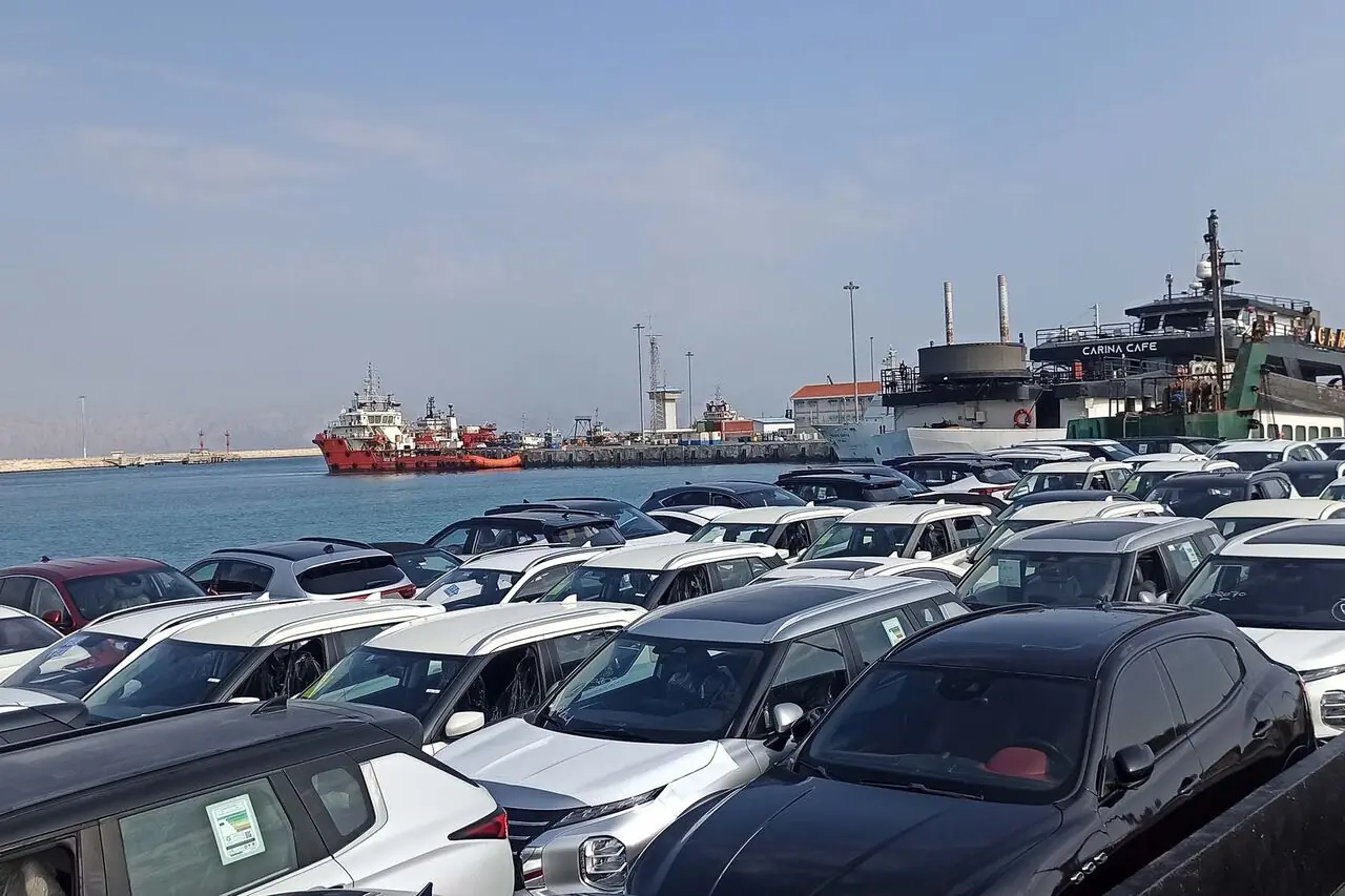 آغاز واردات خودروهای کارکرده ؛ ۱۰۰۰ خودرو ثبت سفارش شد