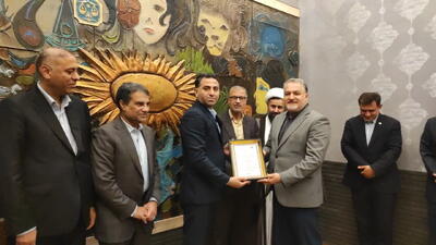 از مدیر و کارکنان هتل هما بندرعباس برای خدمترسانی به آسیبدیدگان جنگ تقدیر شد