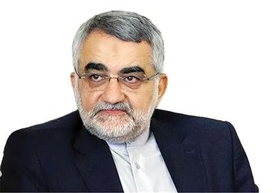  باید با زبان زور با آمریکا سخن گفت
