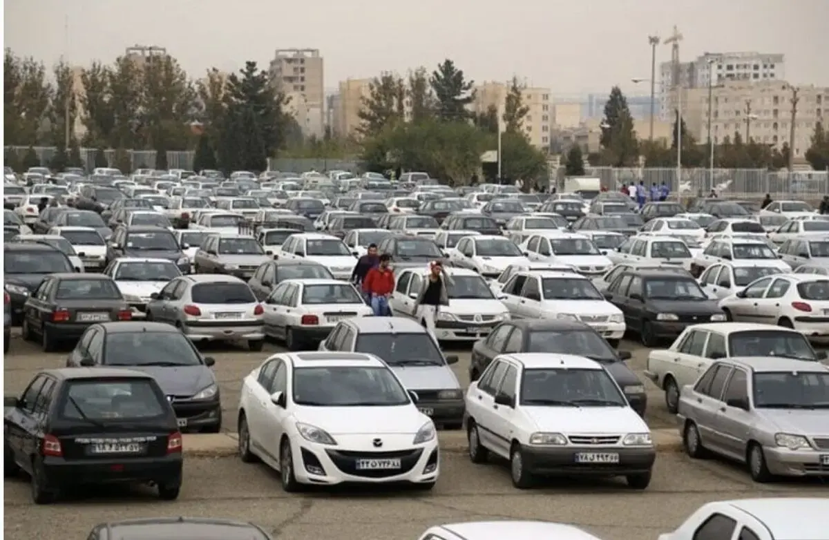 واکنش قیمت ها به دلار ۲۰۰ هزار تومانی در بازار خودرو چه زمانی آغاز میشود؟
