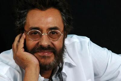  سفر در زمان؛ خسرو شکیبایی در دوران سربازی و در کنار یک توپ جنگی؛ اوایل دهه 40