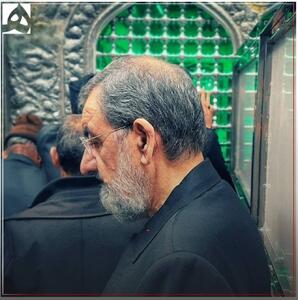  دبیر شورای عالی امنیت ملی در لباس خادمی حرم امام رضا (ع)