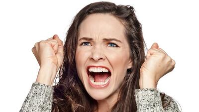  خواهرم  توان کنترل خشم‌اش را ندارد و فرزند 5ساله اش را کتک می زند؛ با او چه کنیم؟