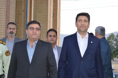 ادای احترام وزیر ارتباطات به سردار شهید غلامرضاسلیمانی و شهدای والامقام در فارسان