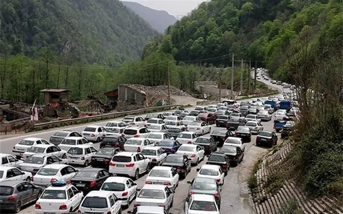 قابل توجه مسافران؛ ترافیک سنگین در محورهای شمالی/ این جاده از ساعت ۱۳ امروز یکطرفه میشود