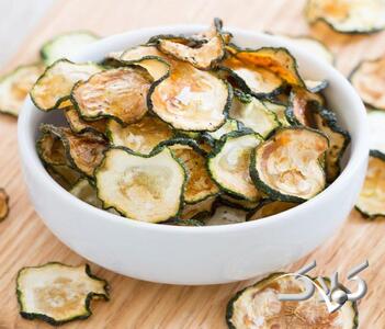 چیپس کدو سبز خانگی؛ جایگزینی خوشمزه برای چیپسهای معمولی و چرب! - مجله اینترنتی کولاک
