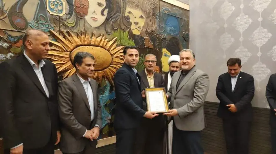  از مدیر و کارکنان هتل هما بندرعباس برای خدمت‌رسانی به آسیب‌دیدگان جنگ تقدیر شد - مردم سالاری آنلاین
