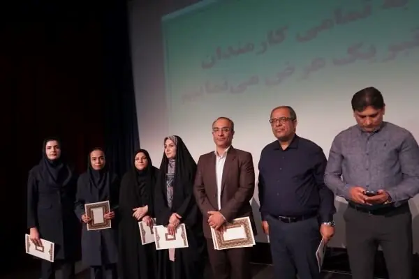  کارمندان نمونه شهرستان بوشهر تجلیل شدند