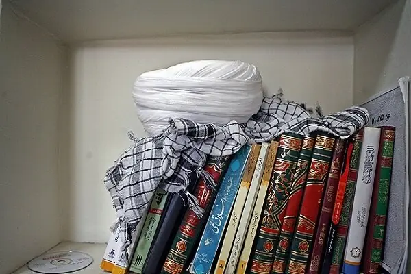  روحانیت امروز نمی‌داند ملبس وارد جامعه شود یا با لباس شخصی
