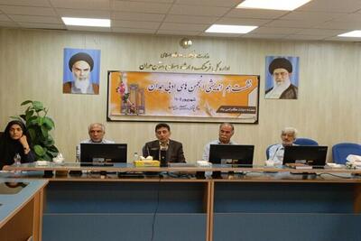 انجمنهای ادبی به سمت برنامههای ابتکاری و ماندگار حرکت کنند