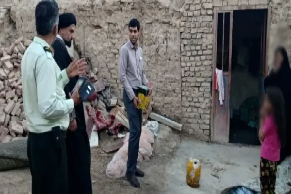 ۳۰ بسته معیشتی میان خانواده زندانیان نیازمند درمیان توزیع شد