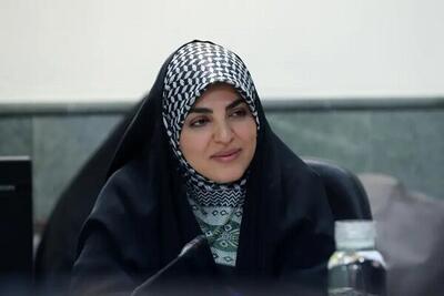  دانشجوی موفق، علم و مهارت را با اخلاق و انسانیت همراه می‌کند