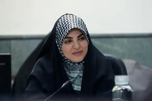 دانشجوی موفق، علم و مهارت را با اخلاق و انسانیت همراه میکند