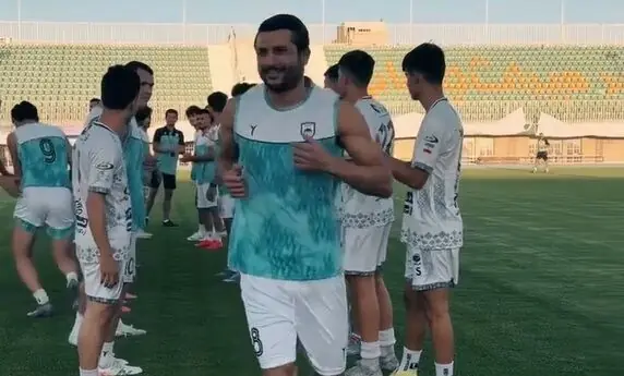  ویدیو| بازیکنان سابق استقلال و پرسپولیس در تونل وحشت - پارس فوتبال
