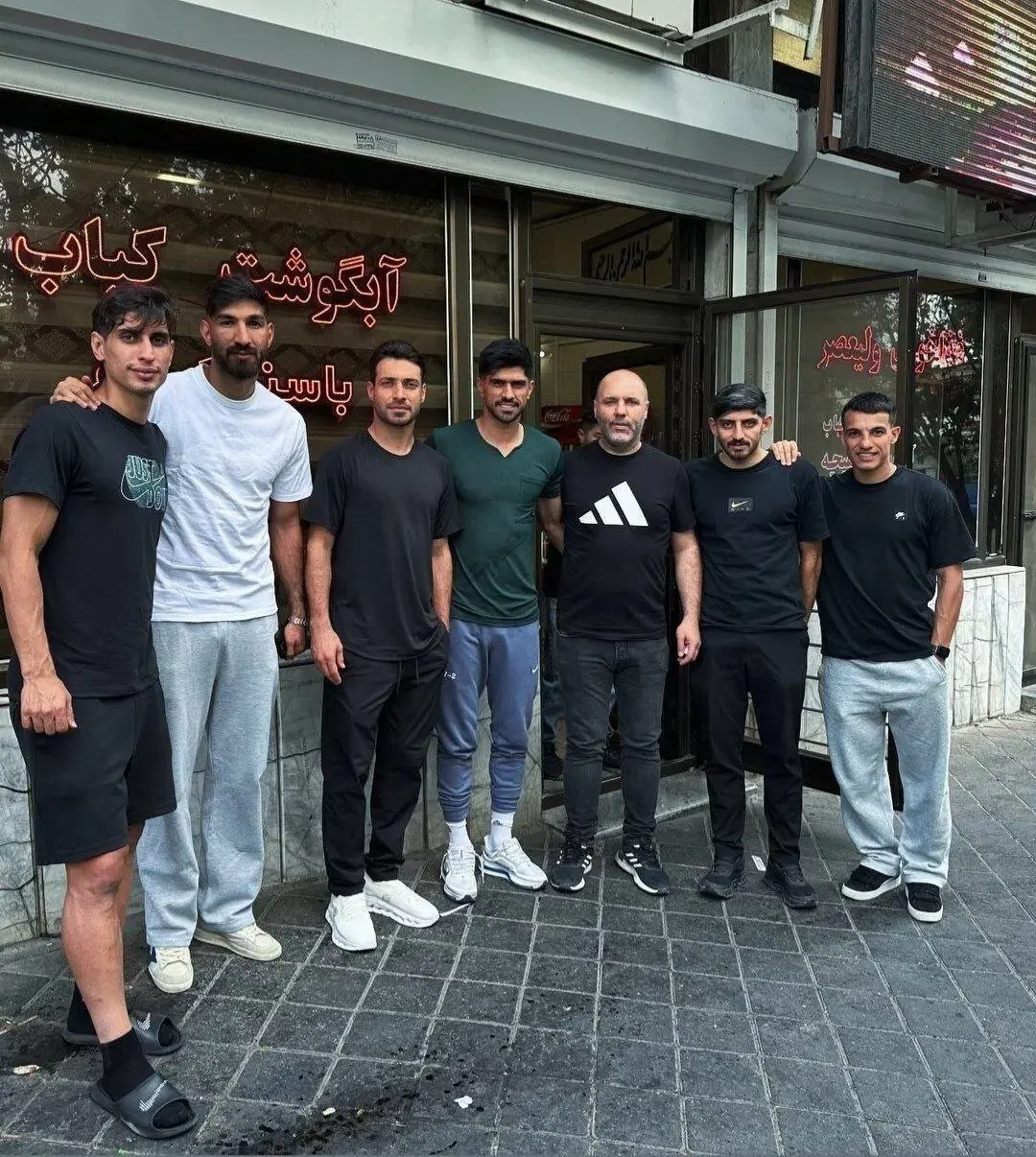  عکس | جشن متفاوت ستاره‌های تراکتور بعد از بردن پرسپولیس - پارس فوتبال