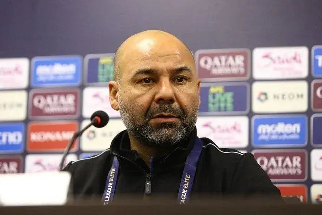  بختیاری زاده: اگر پنجره استقلال هم باز بود جلوی ریخت و پاش را می‌گرفتم؛ به معنای واقعی یک تیم هستیم - پارس فوتبال