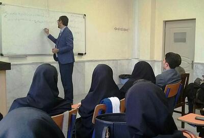 چرا استادان دانشگاه ایران مهاجرت میکنند؟ پاسخ جانشین وزیر بهداشت