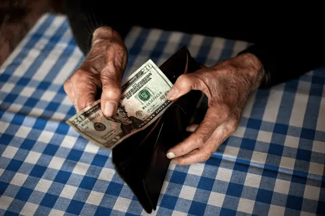 نیمی از آمریکاییها در صورت کاهش بودجه تأمین اجتماعی، نگران بقای مالی خود هستند