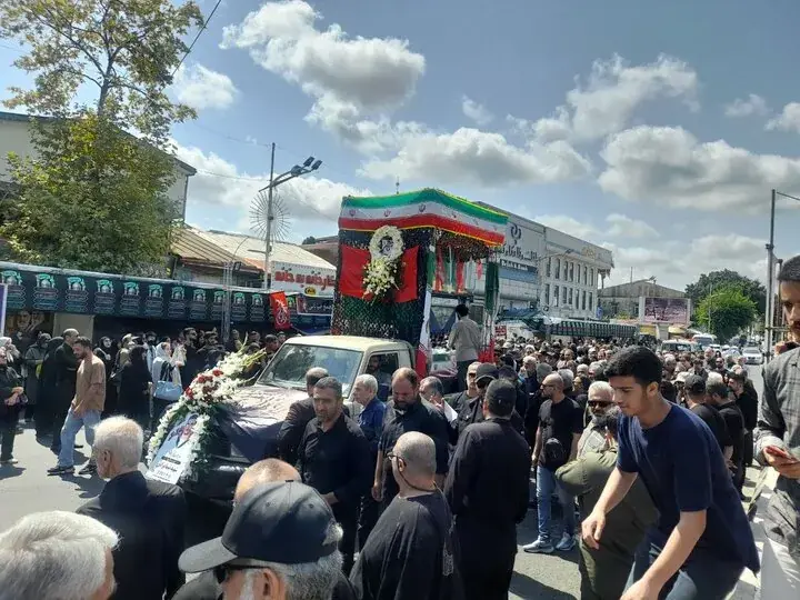  تشییع باشکوه سردار شهید حسین حکیمی بر دوش مردم داراب