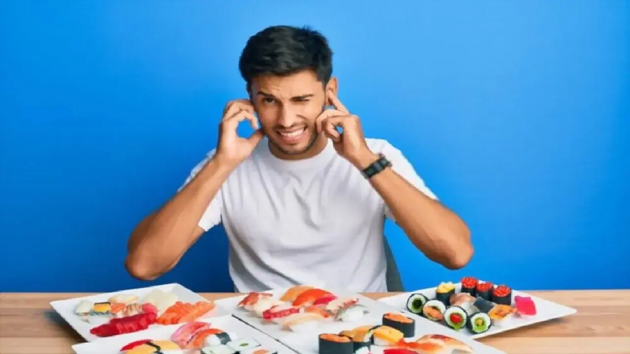 چرا برخی از صدای غذا خوردن دیگران متنفرند؟