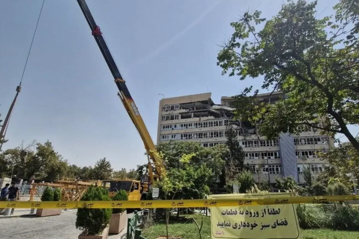  تاورکرین‌ها در حریم کاخ گلستان دوباره قد علم کردند