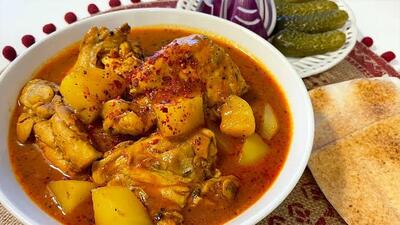  بمب طعم ترش و شیرین با خورشت سیب و مرغ لری | آخرین خبر