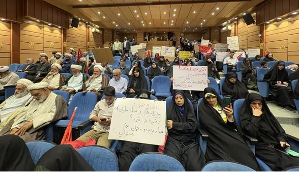 بانوان یزدی در حاشیه اجلاس صحیفه سجادیه خواستار ساماندهی حجاب شدند | آخرین خبر