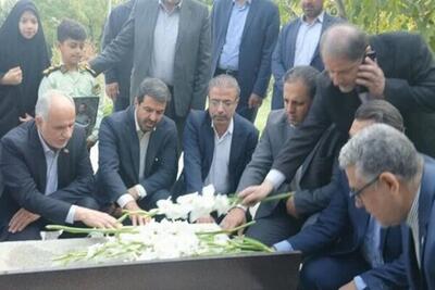 وزیر دادگستری به شهدای گمنام استانداری همدان ادای احترام کرد | آخرین خبر