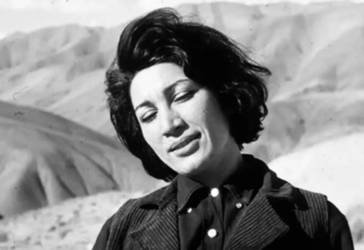  تصویری از تشییع جنازه «فروغ فرخزاد» در سال ۱۳۴۵
