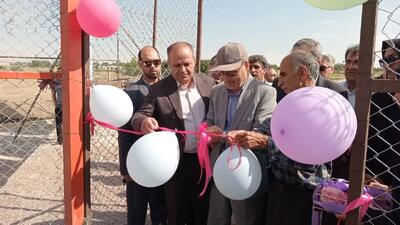 همزمان با هفته دولت، زمین چمن مصنوعی روستای سنجانک افتتاح شد