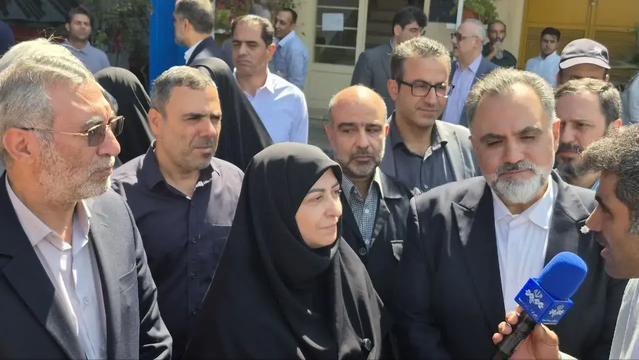  بزرگترین نیروگاه خورشیدی سقفی کشور با حضور معاون رئیس جمهور در پاکدشت افتتاح شد