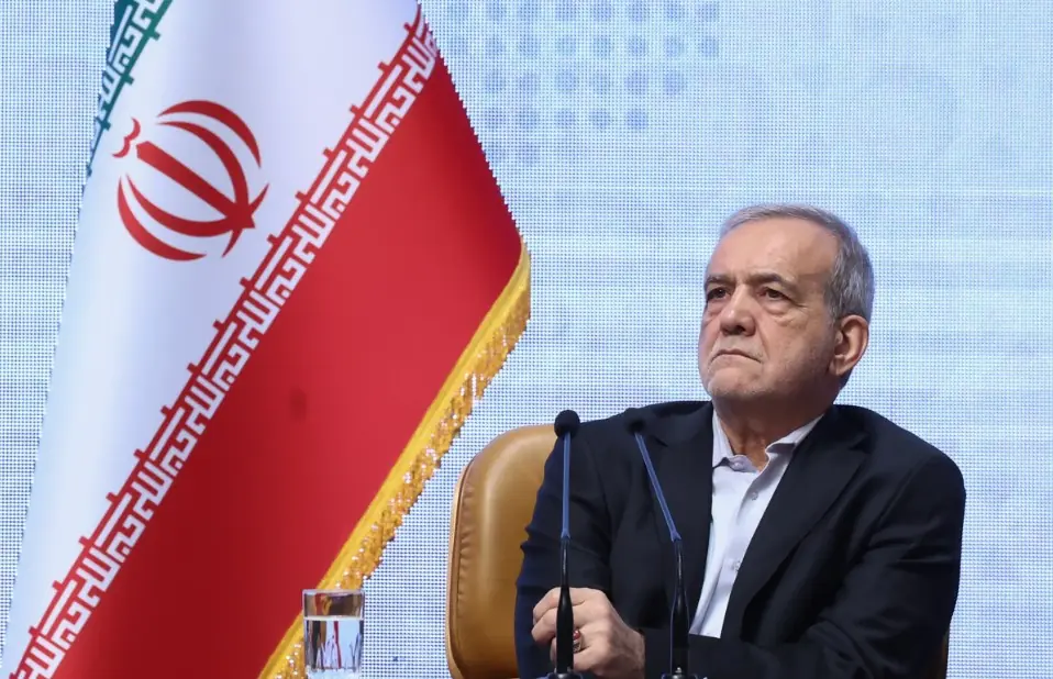 پزشکیان: دفاع از ایران، دشمنی با کشورهای همسایه نیست/ در موضع ضعف نیستیم