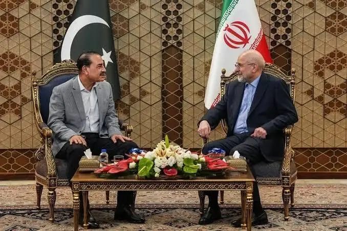 کیهان: دولت پاکستان با میانجیگری هایش دنبال گرفتن حق دلالی از آمریکاست!