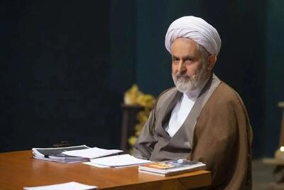 طائب، رئیس سازمان بسیج: دشمن تلاش میکند عدهای را به سمتی ببرد که تحمل شرایط را نداشته باشند و عدهای دیگر را در مقابل آنها قرار دهد؛ این روند انسجام اجتماعی را از بین میبرد/ هر ایرانی پای یک لانچر قرار گرفته؛ یکی پای لانچر موشک و دیگری پای لانچر اقتصاد