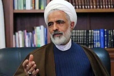  انصاری، معاون حقوقی پزشکیان: جای تاسف نیست که گاهی هم‌لباس‌های من تیم مذاکره کننده را متهم به سازشگری کنند و تهمت بزنند؟ چرا سند پیروزی ایران را با روایتگری کوتاه‌فکرانه، به عنوان شکست ارائه می‌دهیم؟