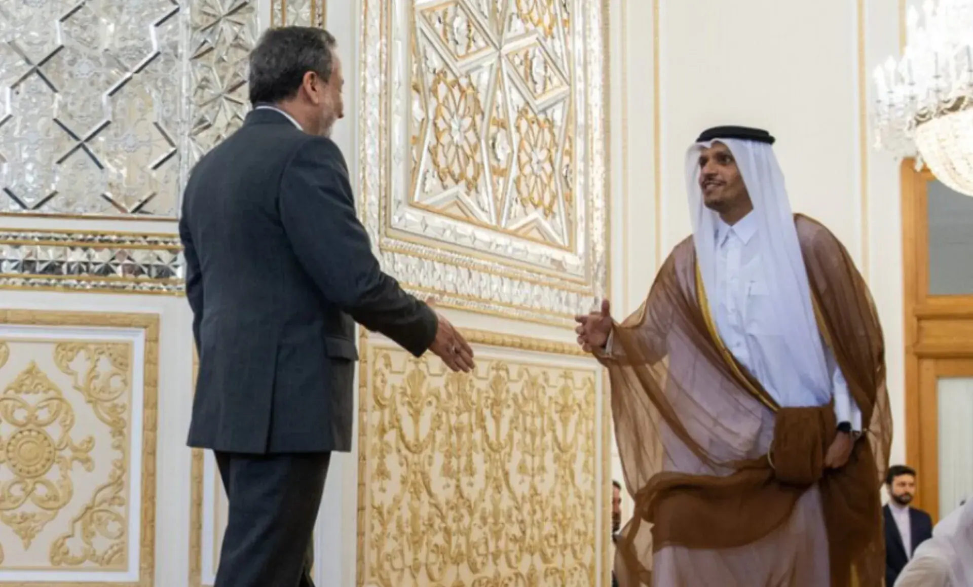  ادعای گروسی: گفت‌و‌گو‌های آژانس با ایران و آمریکا همچنان برقرار است/ پاکستان: عاصم منیر جهت ازسرگیری تلاش‌ها برای بازگشایی تنگه، به تهران سفر کرده بود/ رویترز: قیمت نفت به روند نزولی خود ادامه داد، زیرا انتظارات برای مذاکرات ایران و قطر جهت بازگشایی تنگه هرمز، افزایش یافته/ نیروی دریایی آمریکا: نا …