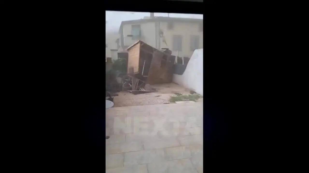 مقاومت یک مرد در مقابل گردباد